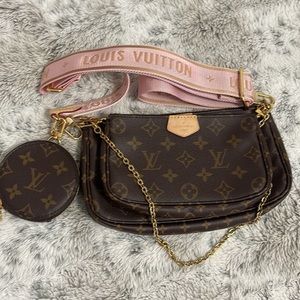 Original Multi Pochette Accessoires Bag. Like new. *reasonable* offers only. 🤎